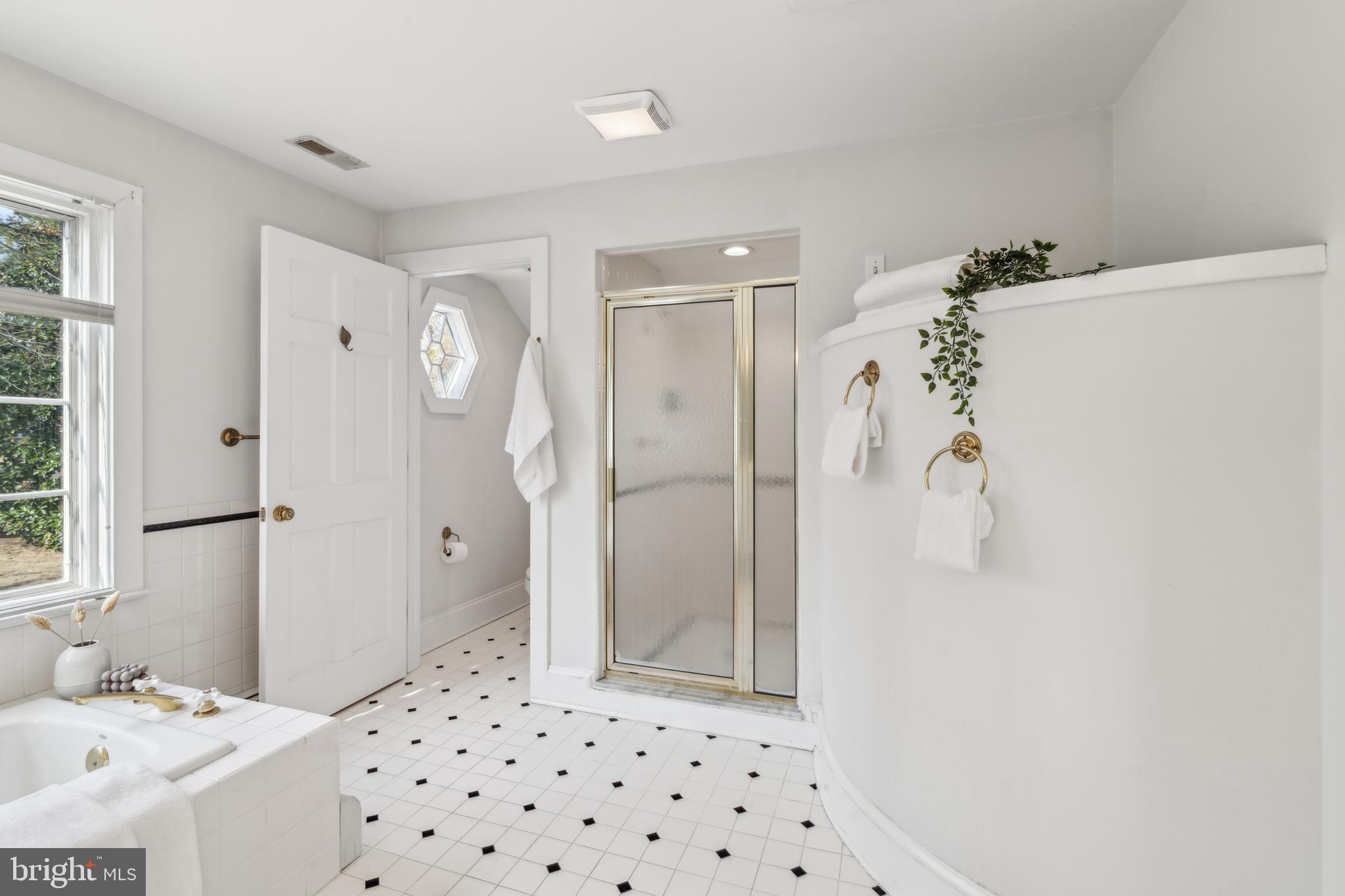 ANNAPOLIS COVE - Residential