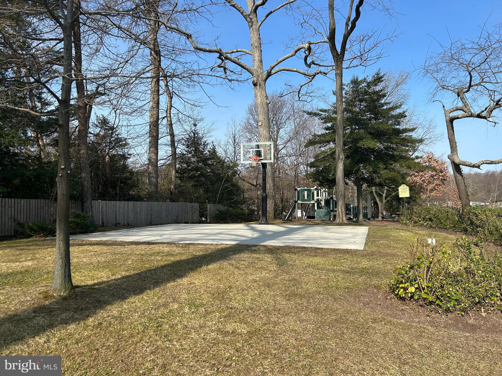 ANNAPOLIS COVE - Residential