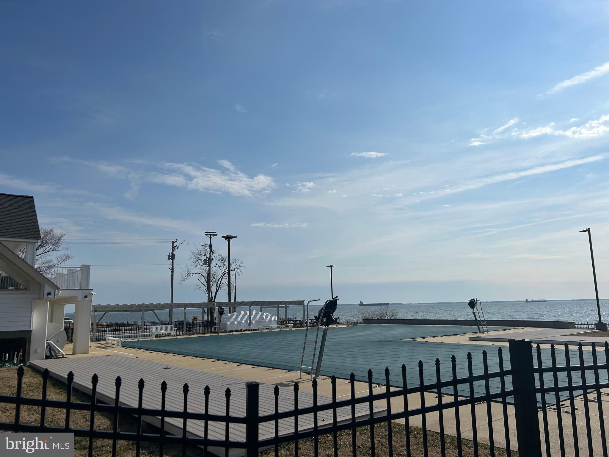 ANNAPOLIS COVE - Residential