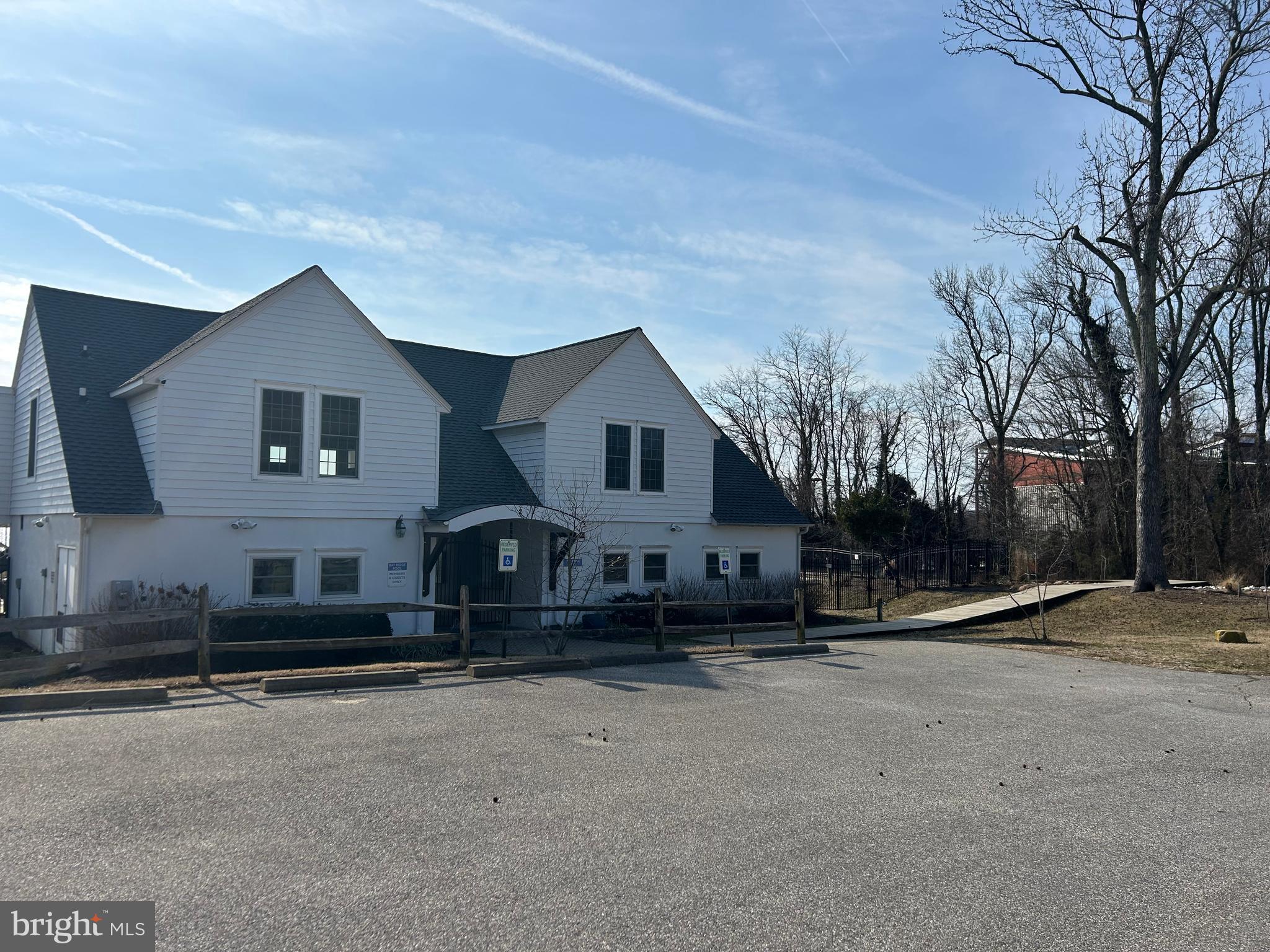 ANNAPOLIS COVE - Residential