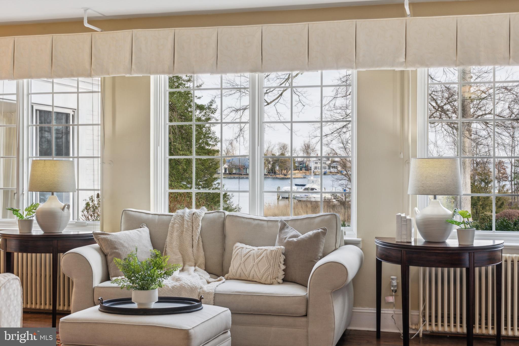 ANNAPOLIS COVE - Residential