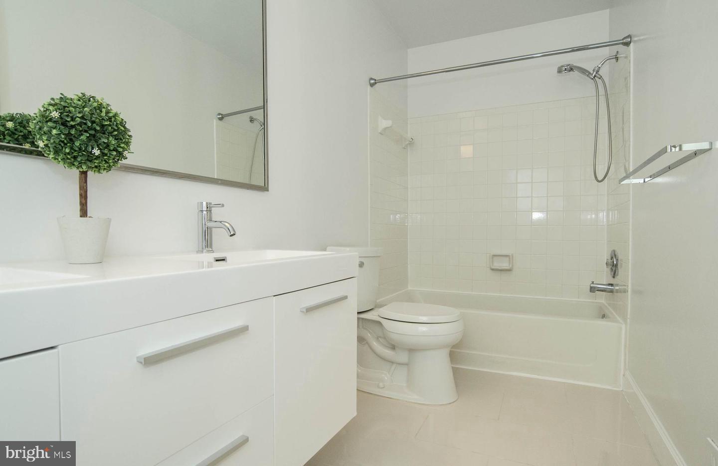 FRANKLIN GLEN - Residential Lease