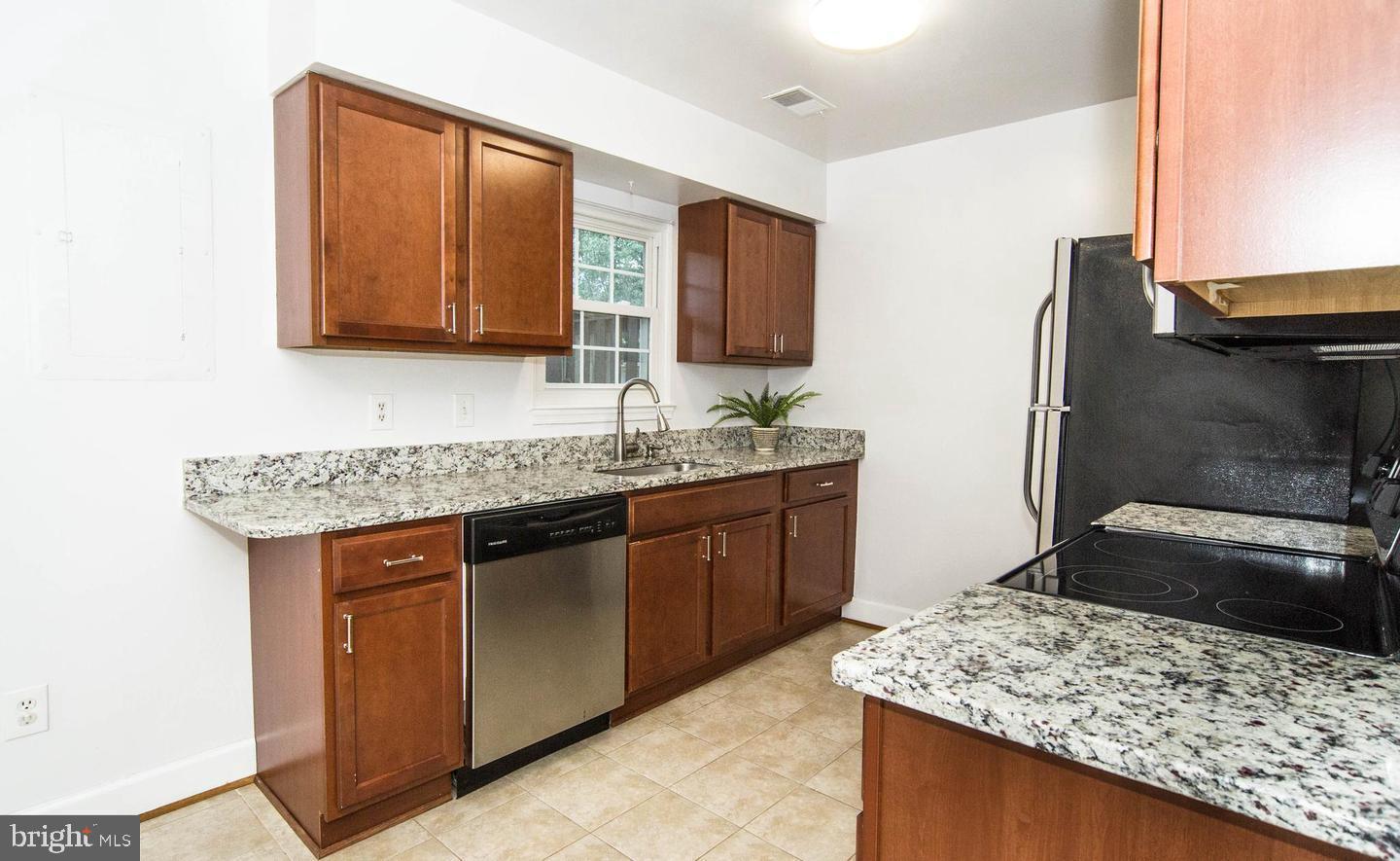 FRANKLIN GLEN - Residential Lease