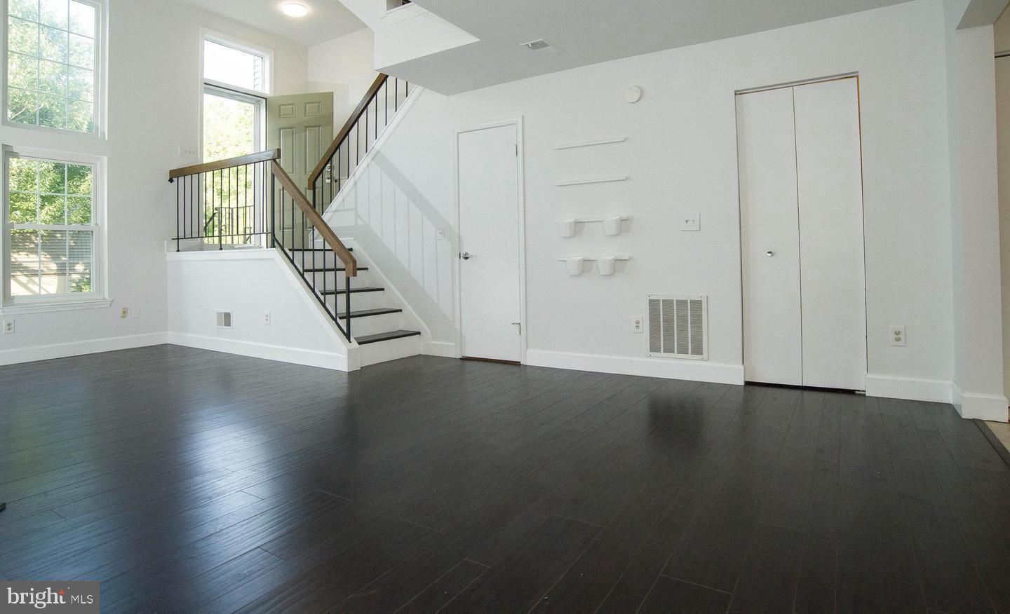 FRANKLIN GLEN - Residential Lease