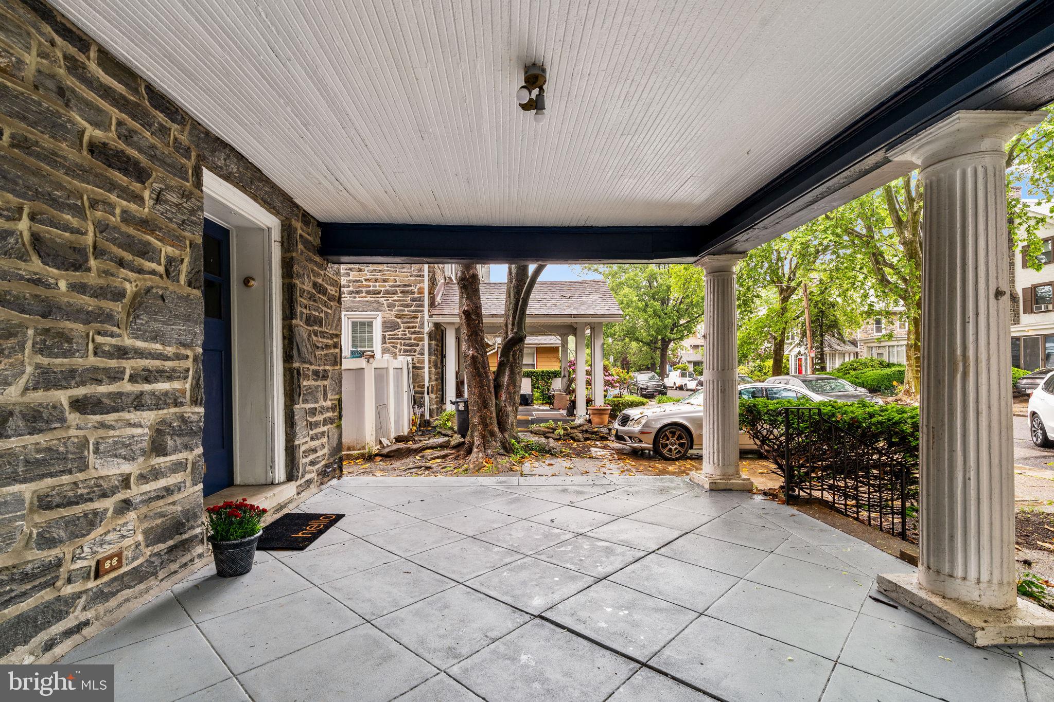 902 WYNNEWOOD ROAD