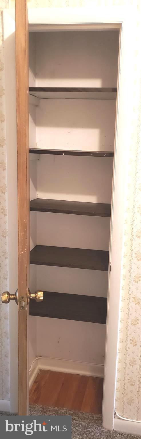 LAWNDALE - Residential