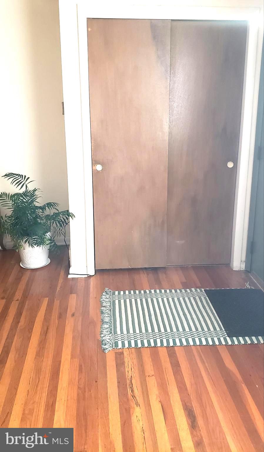 LAWNDALE - Residential