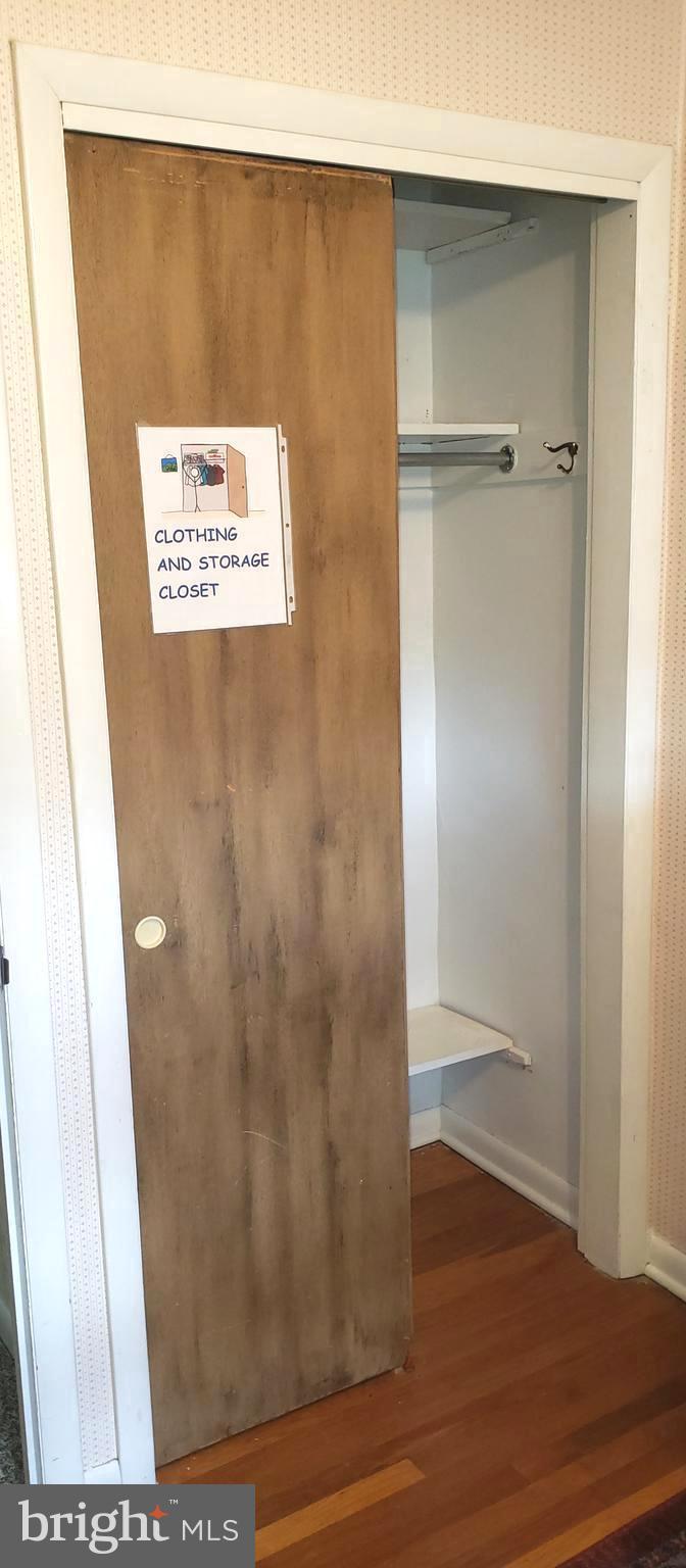 LAWNDALE - Residential