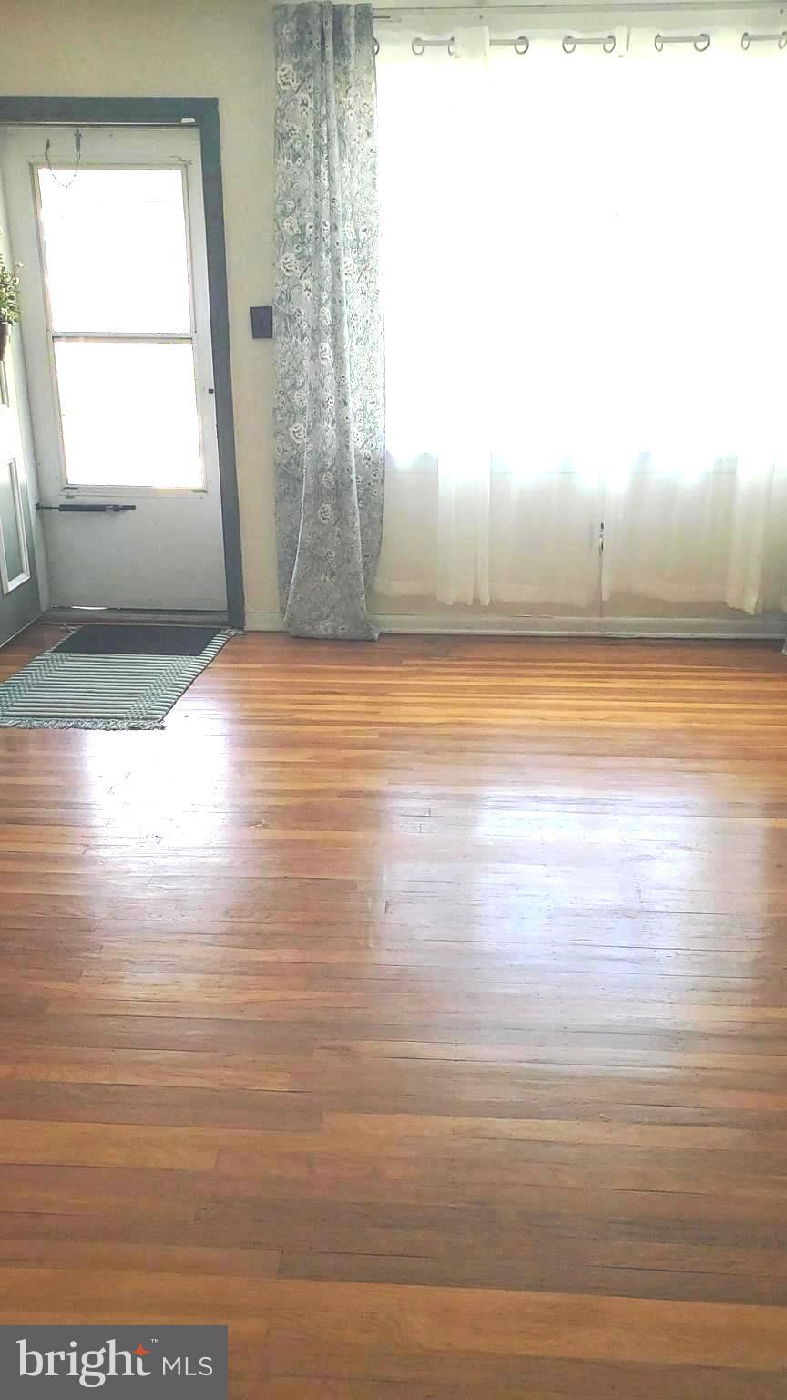 LAWNDALE - Residential