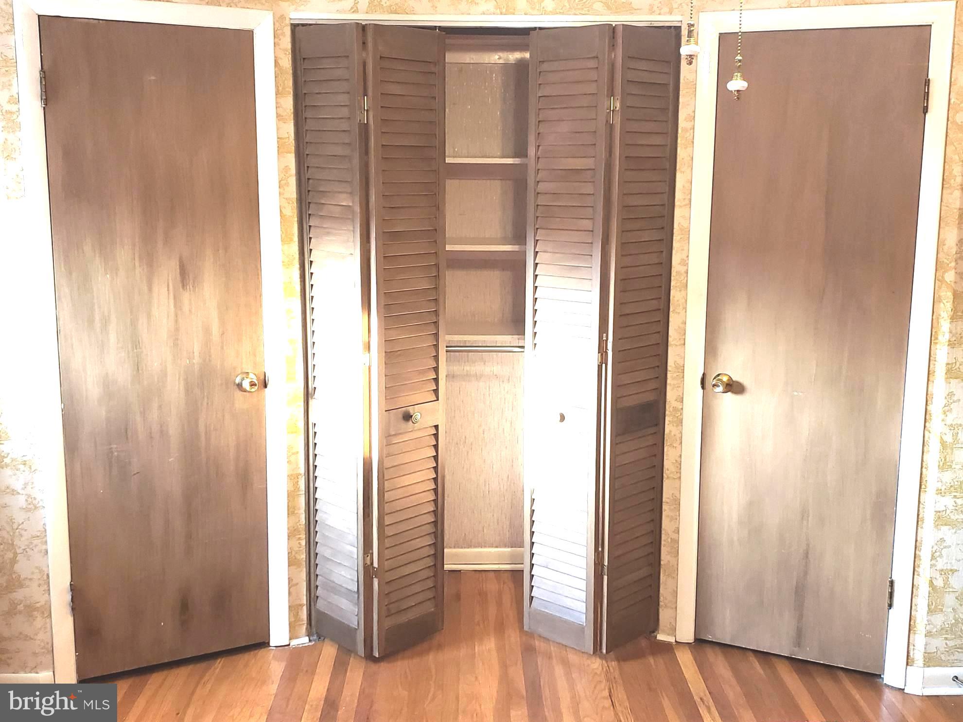 LAWNDALE - Residential