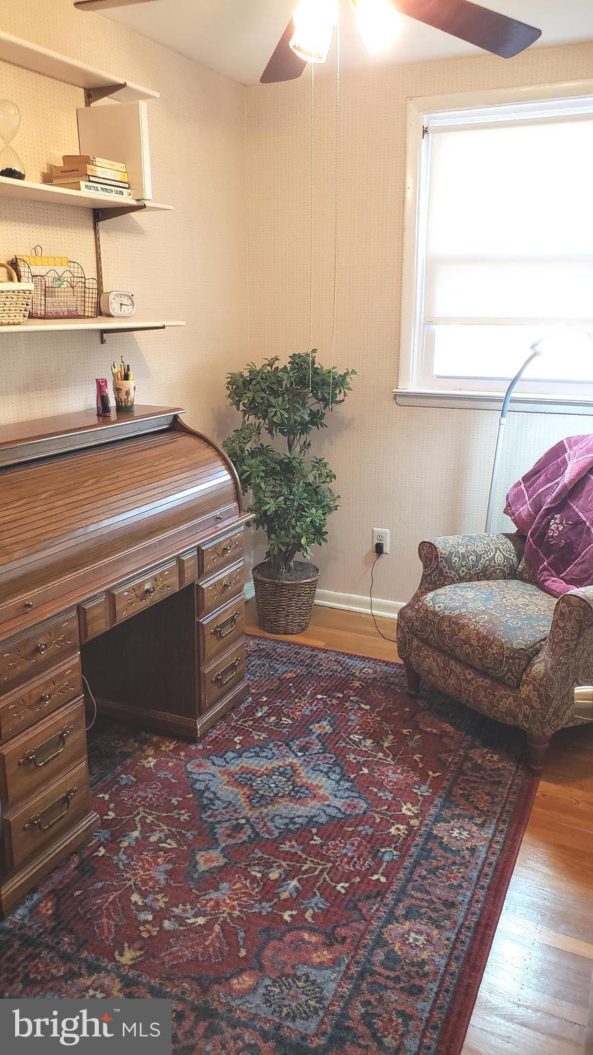 LAWNDALE - Residential