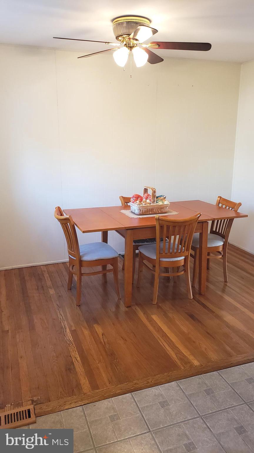 LAWNDALE - Residential