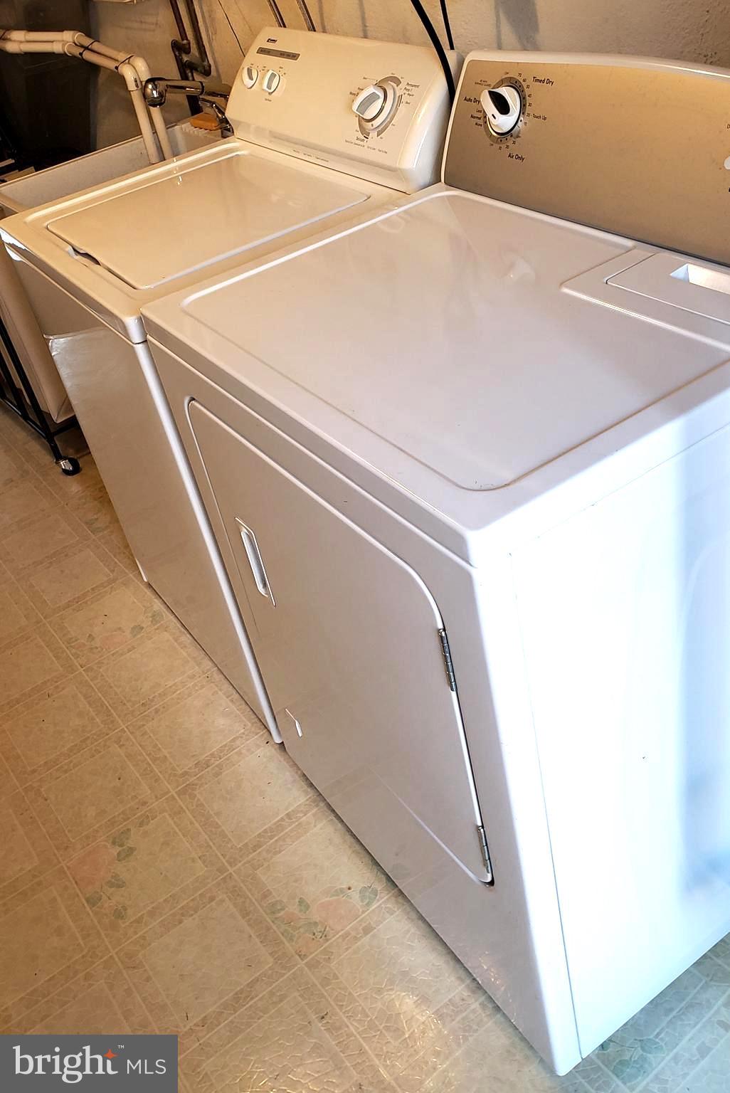 LAWNDALE - Residential