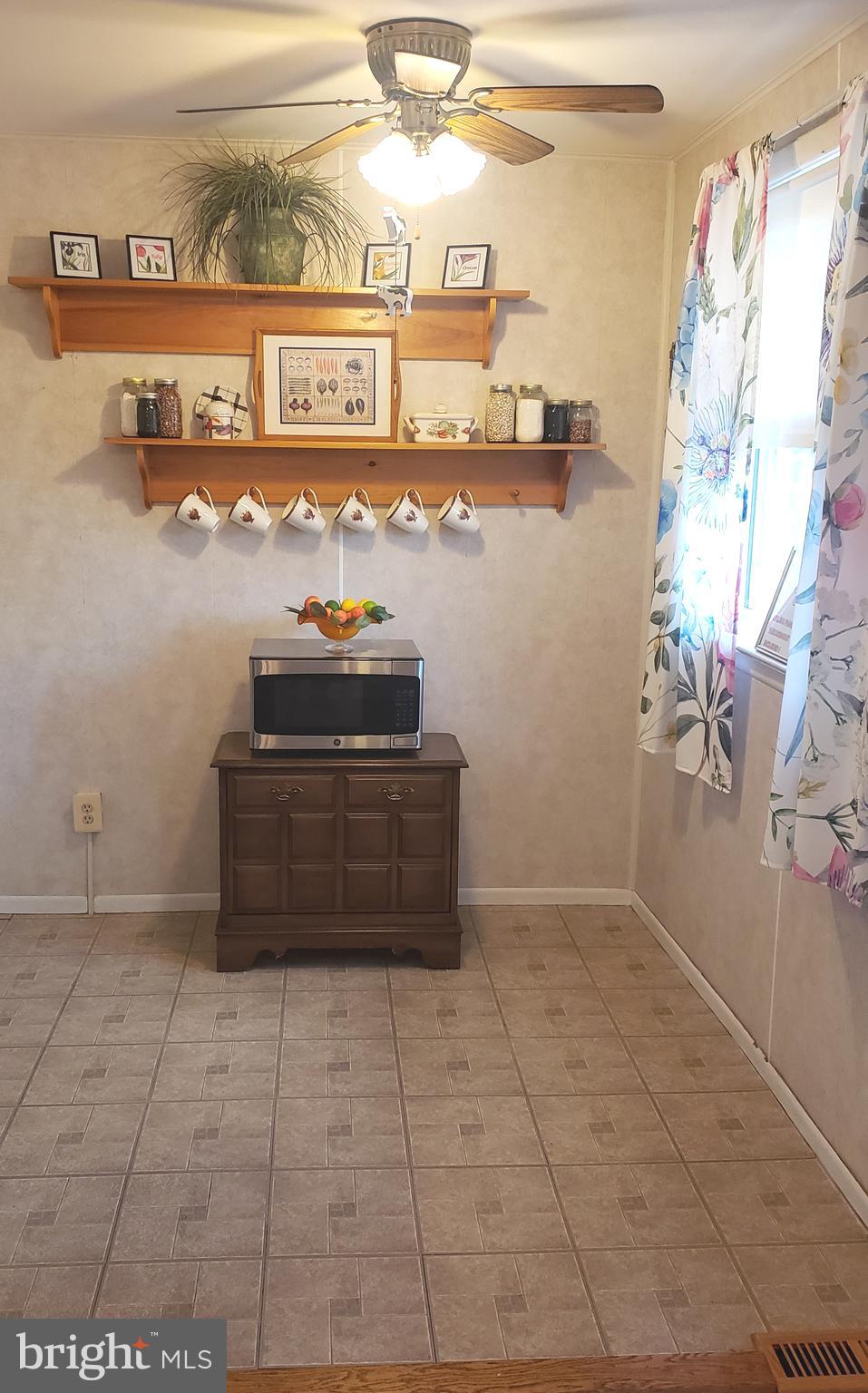 LAWNDALE - Residential