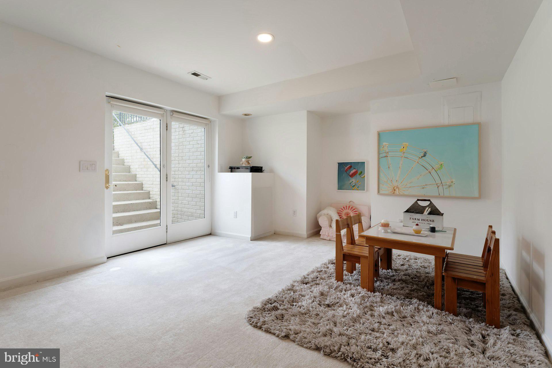 FARMWELL HUNT - Residential