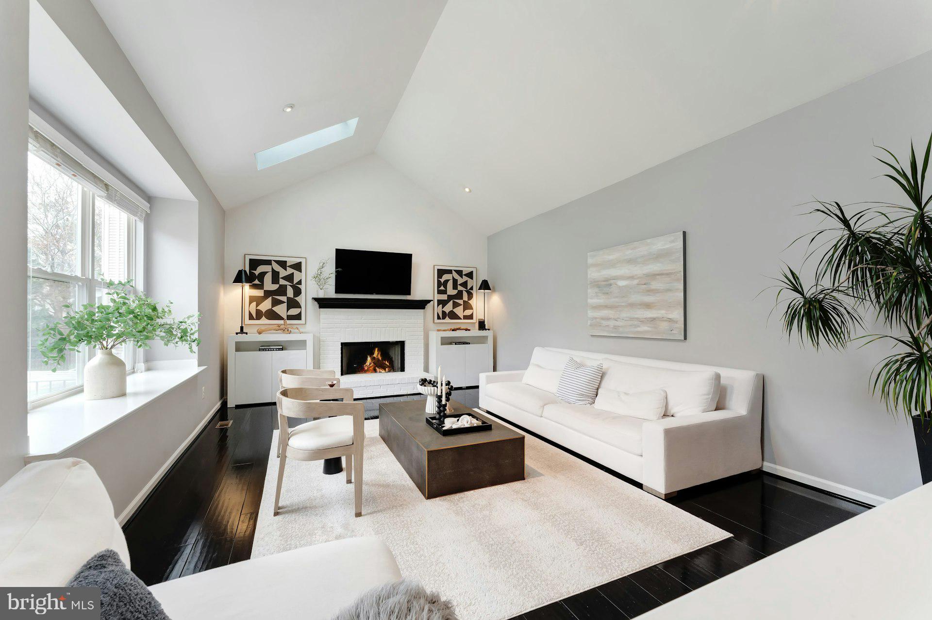 FARMWELL HUNT - Residential