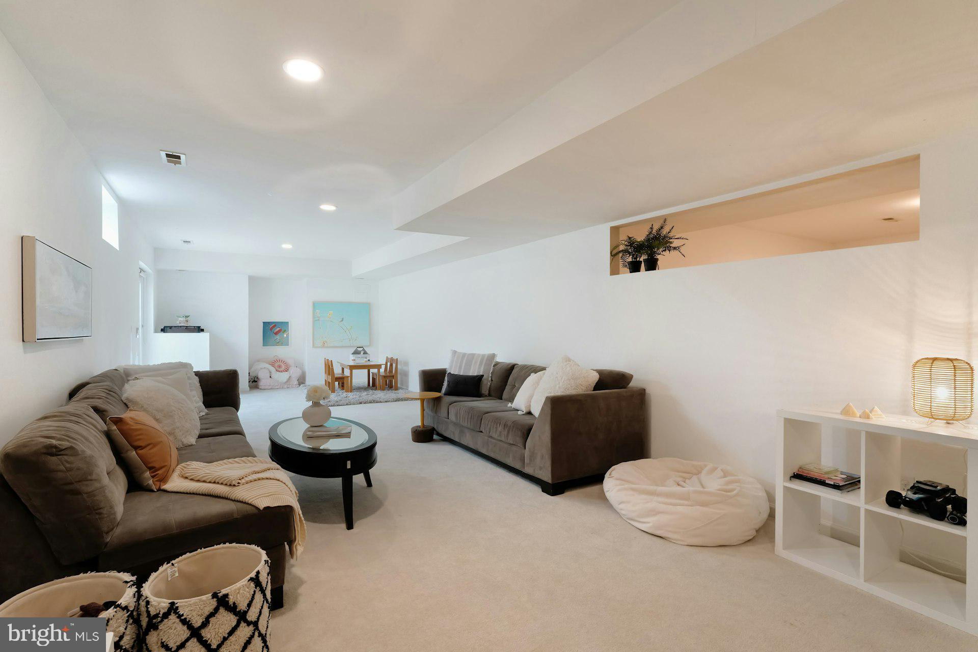 FARMWELL HUNT - Residential