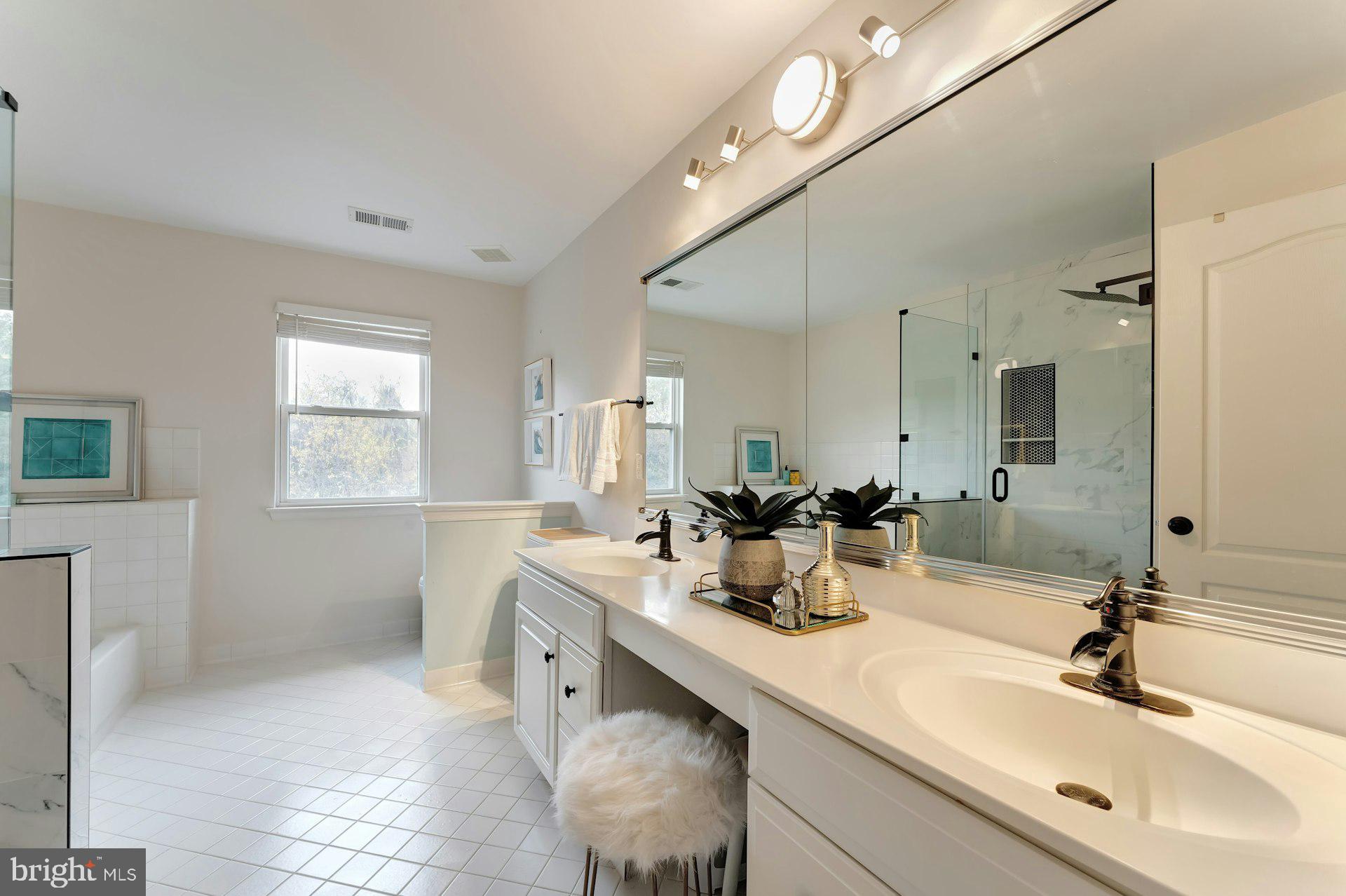 FARMWELL HUNT - Residential