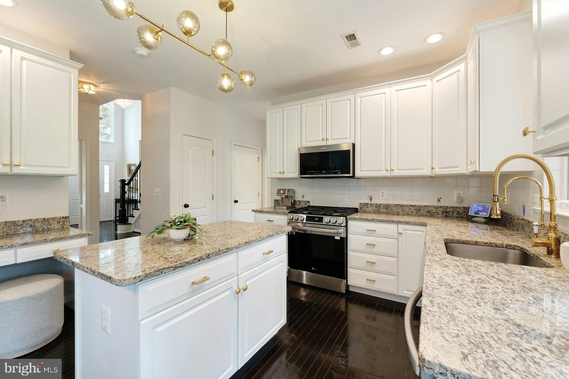 FARMWELL HUNT - Residential