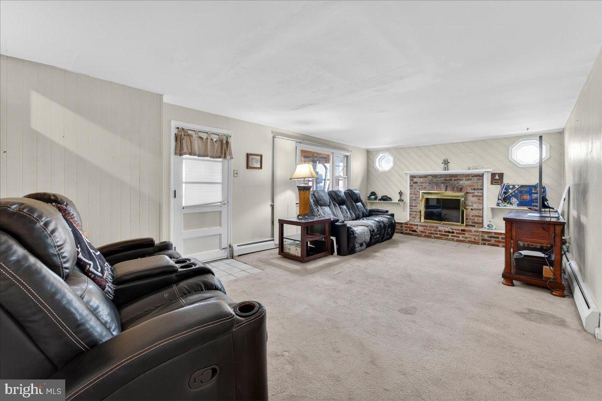 HEDGEROW WOODS - Residential