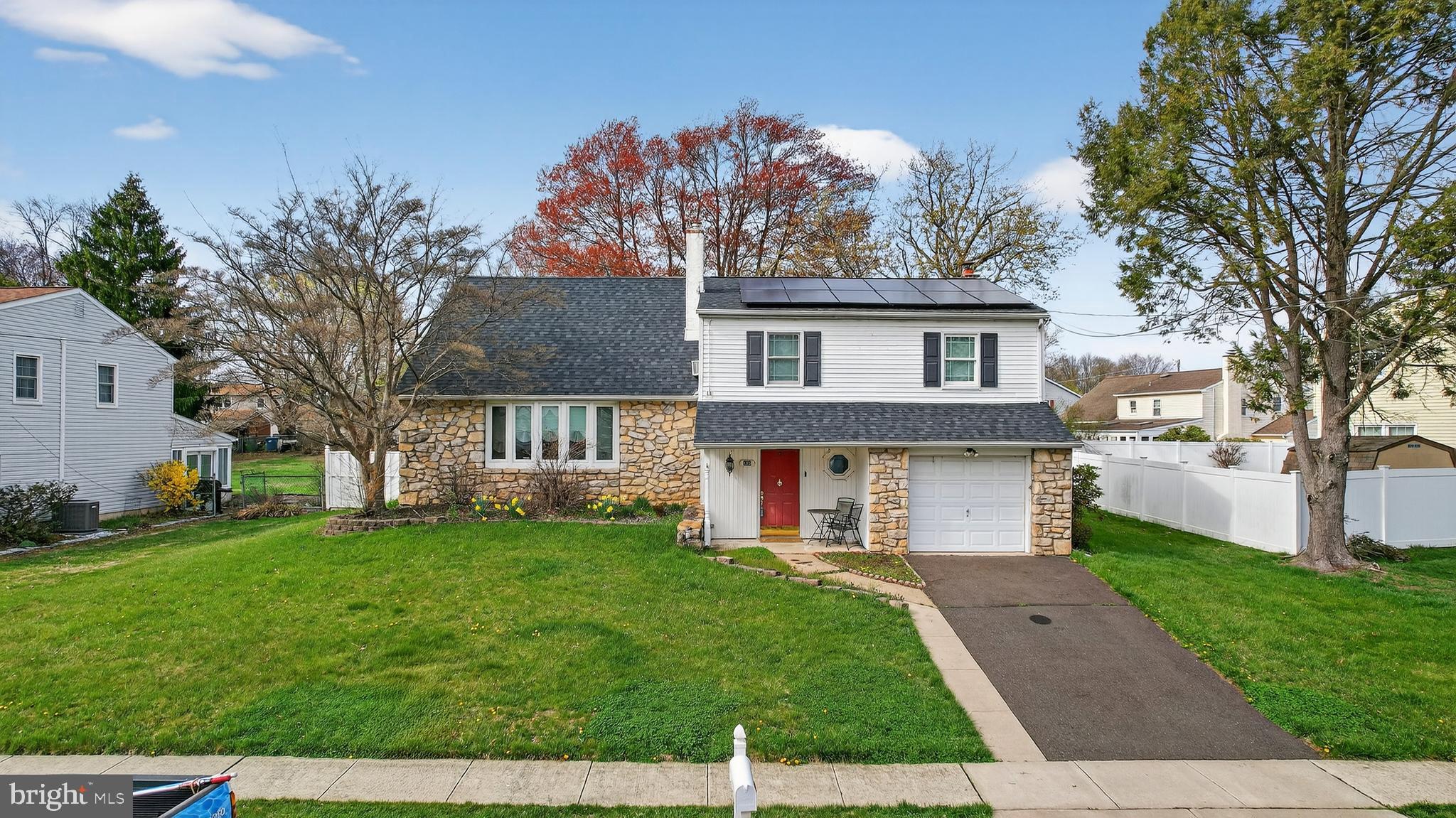 HEDGEROW WOODS - Residential