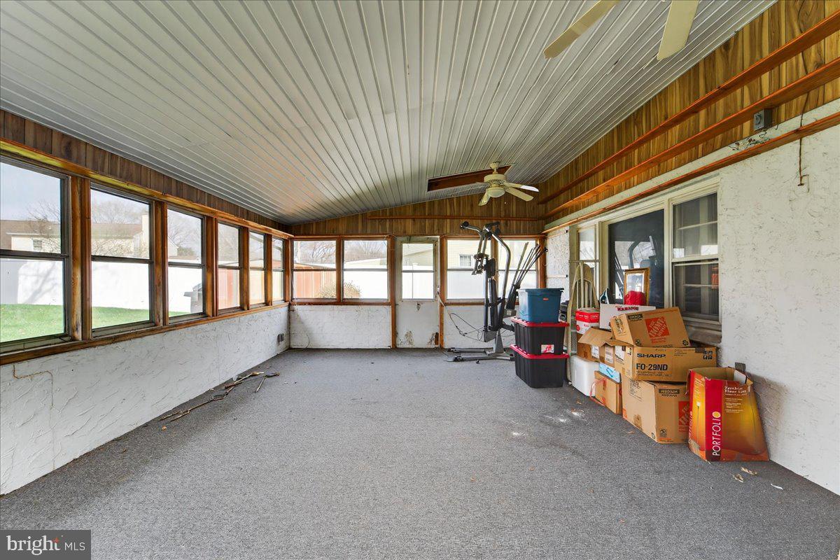 HEDGEROW WOODS - Residential