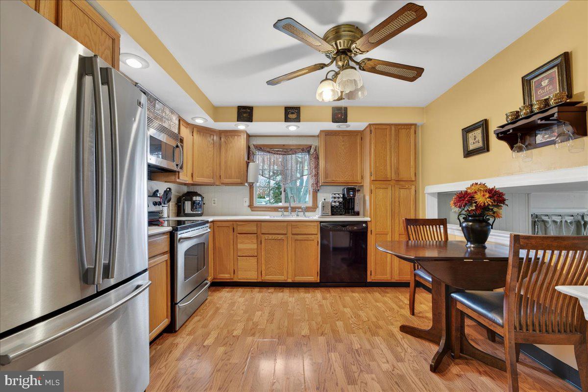 HEDGEROW WOODS - Residential