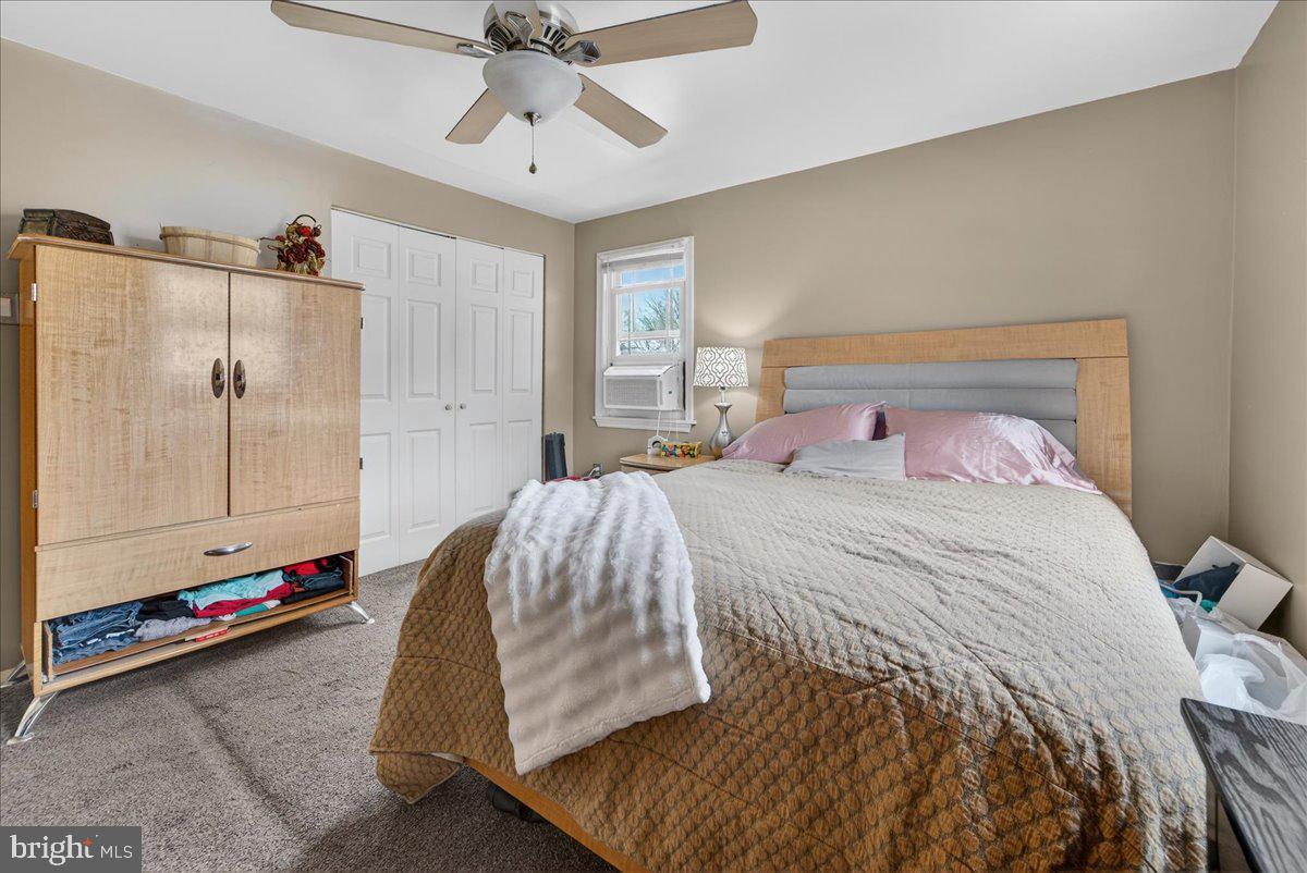 HEDGEROW WOODS - Residential