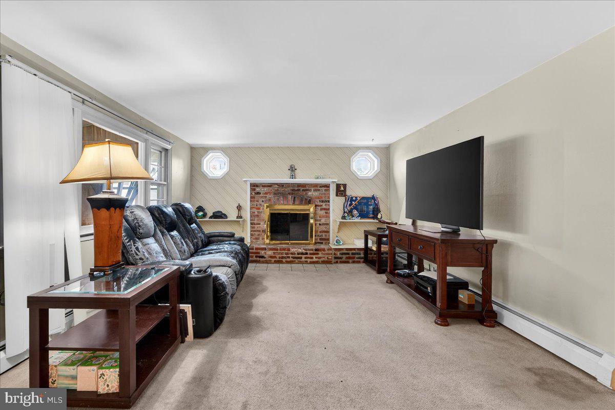 HEDGEROW WOODS - Residential