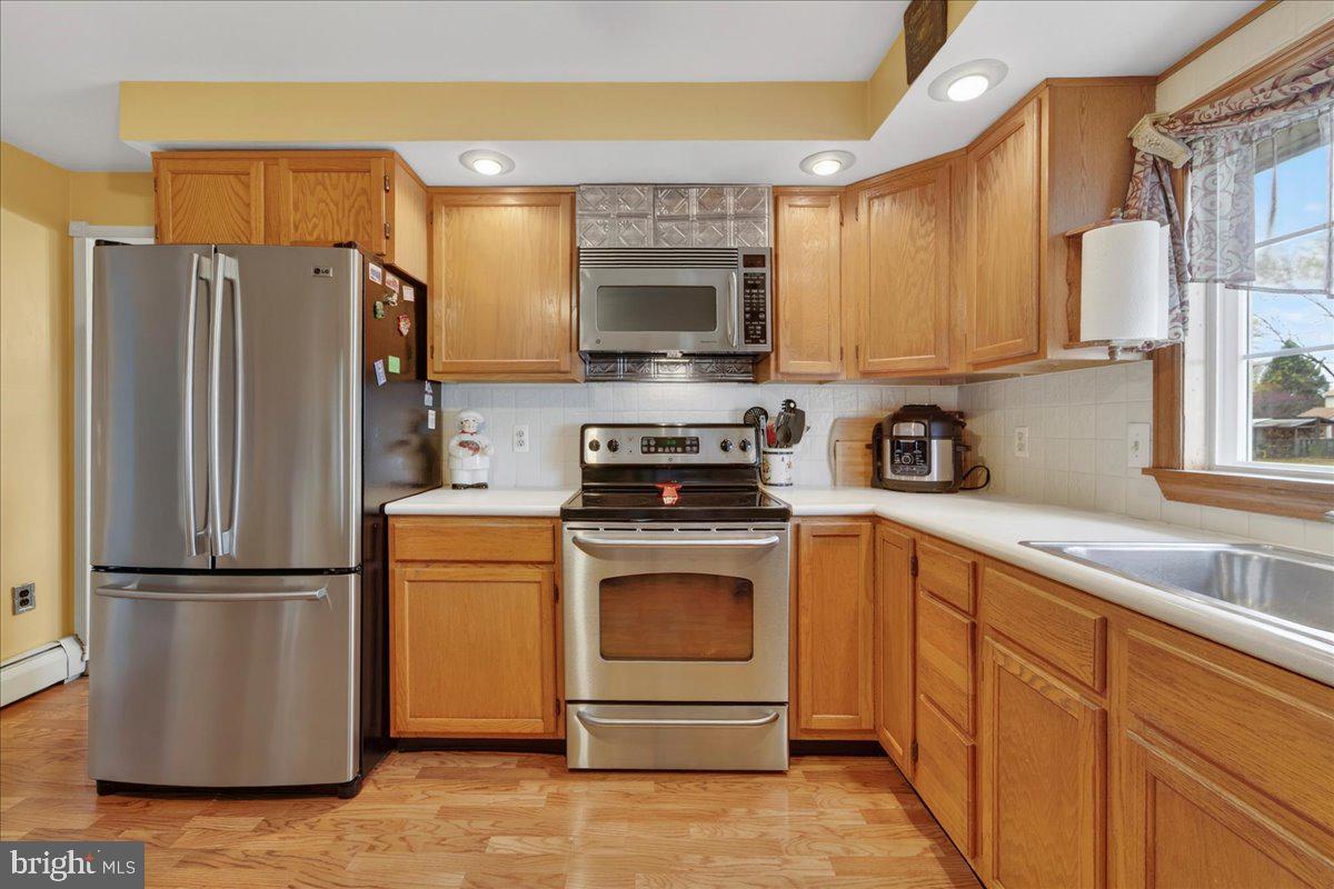 HEDGEROW WOODS - Residential