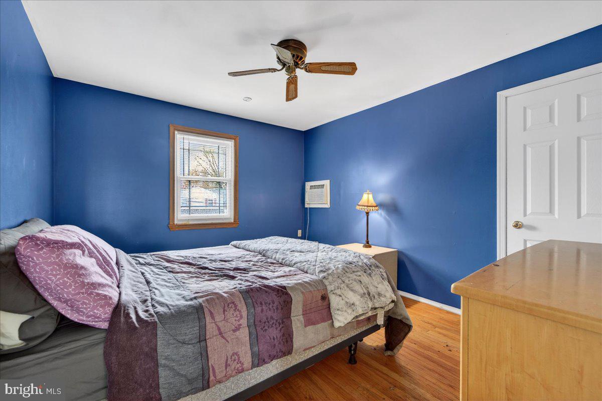 HEDGEROW WOODS - Residential