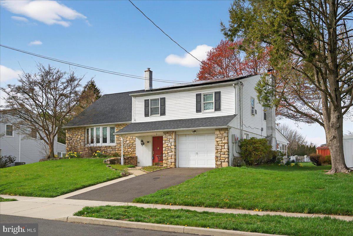 HEDGEROW WOODS - Residential