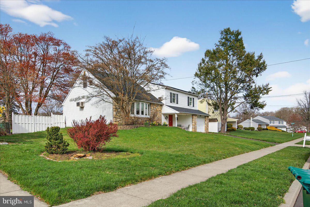 HEDGEROW WOODS - Residential