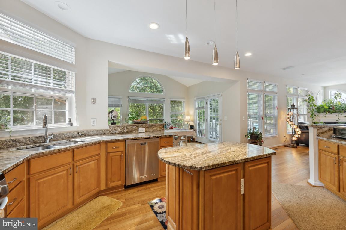 LORTON TOWN CNTR LANDBAY - Residential Lease