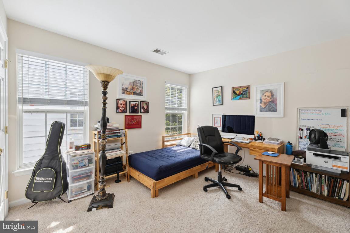 LORTON TOWN CNTR LANDBAY - Residential Lease