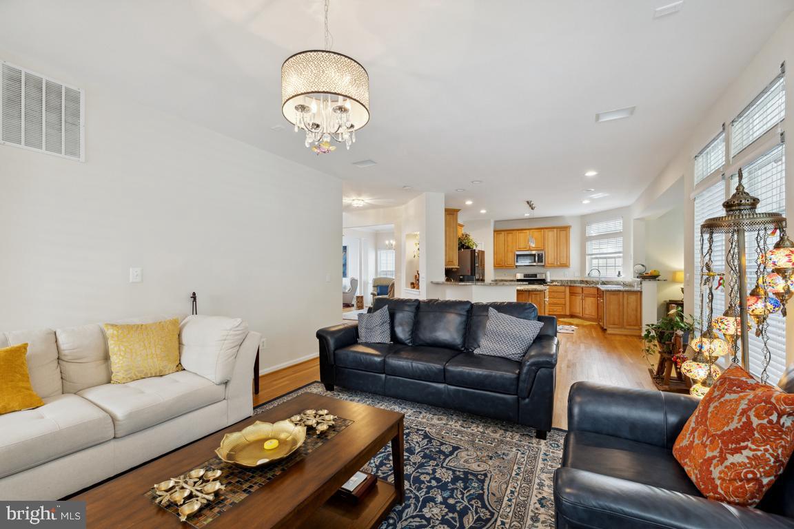 LORTON TOWN CNTR LANDBAY - Residential Lease