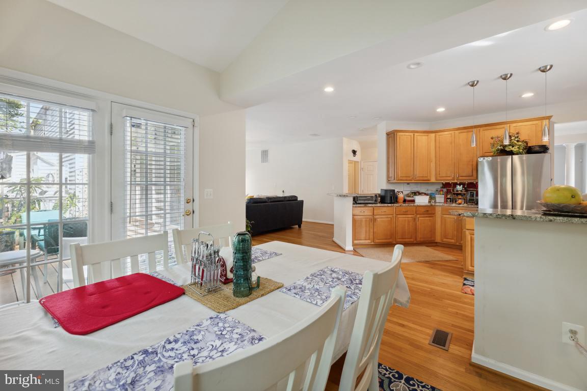 LORTON TOWN CNTR LANDBAY - Residential Lease