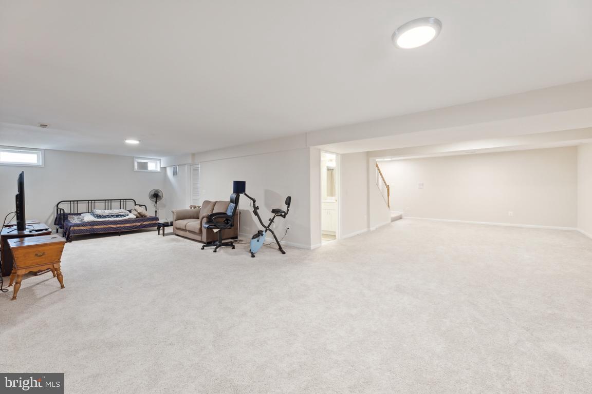 LORTON TOWN CNTR LANDBAY - Residential Lease