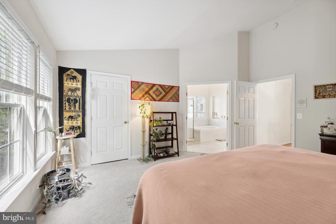 LORTON TOWN CNTR LANDBAY - Residential Lease