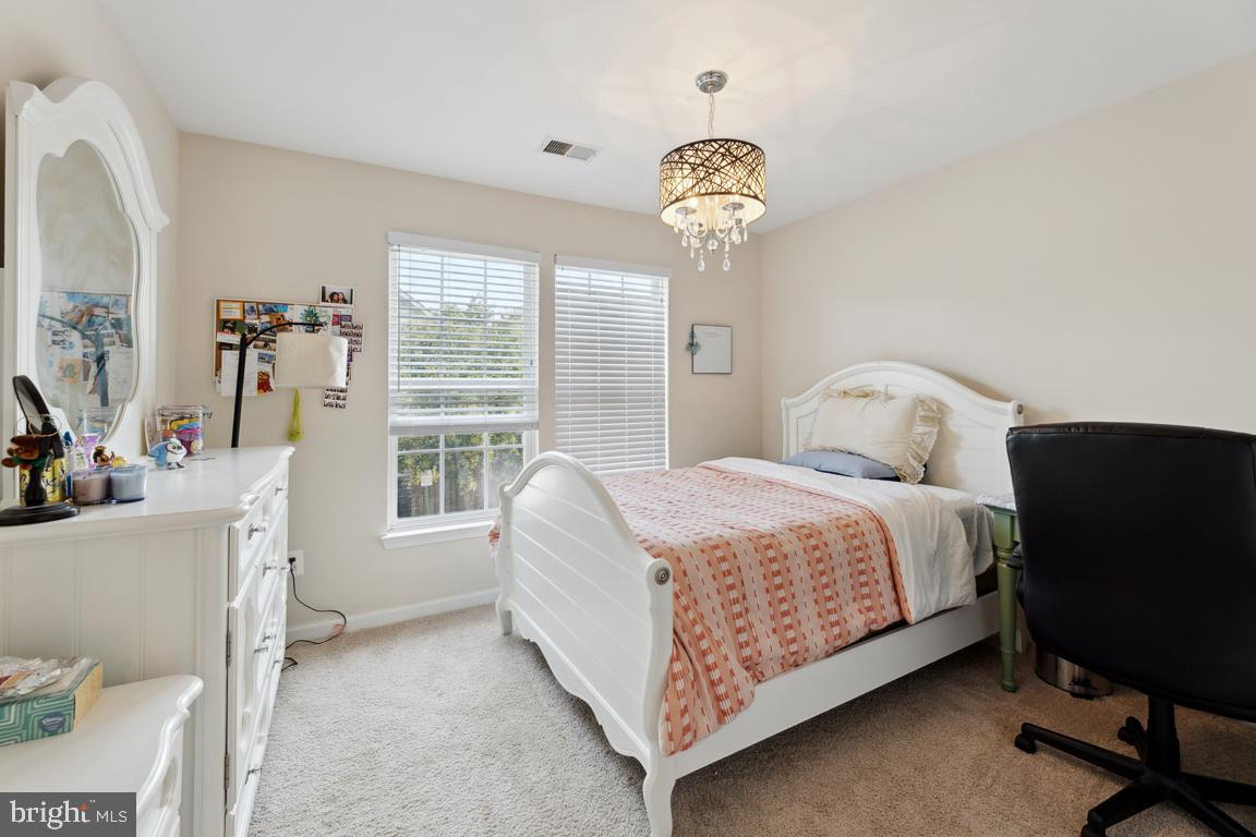 LORTON TOWN CNTR LANDBAY - Residential Lease