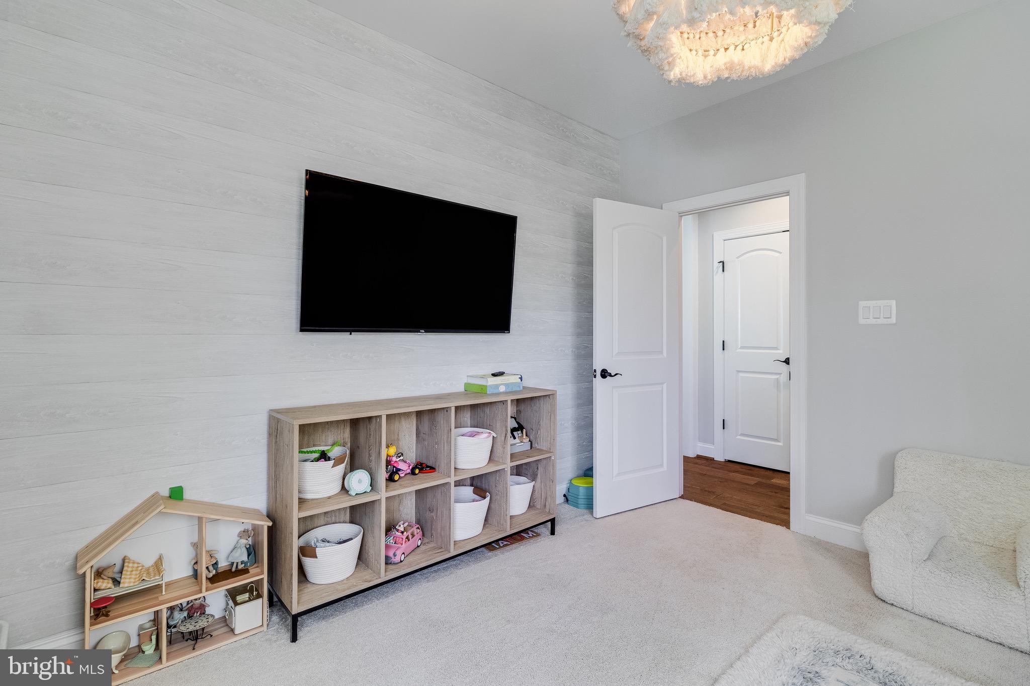 OAKLAND HALL - Residential