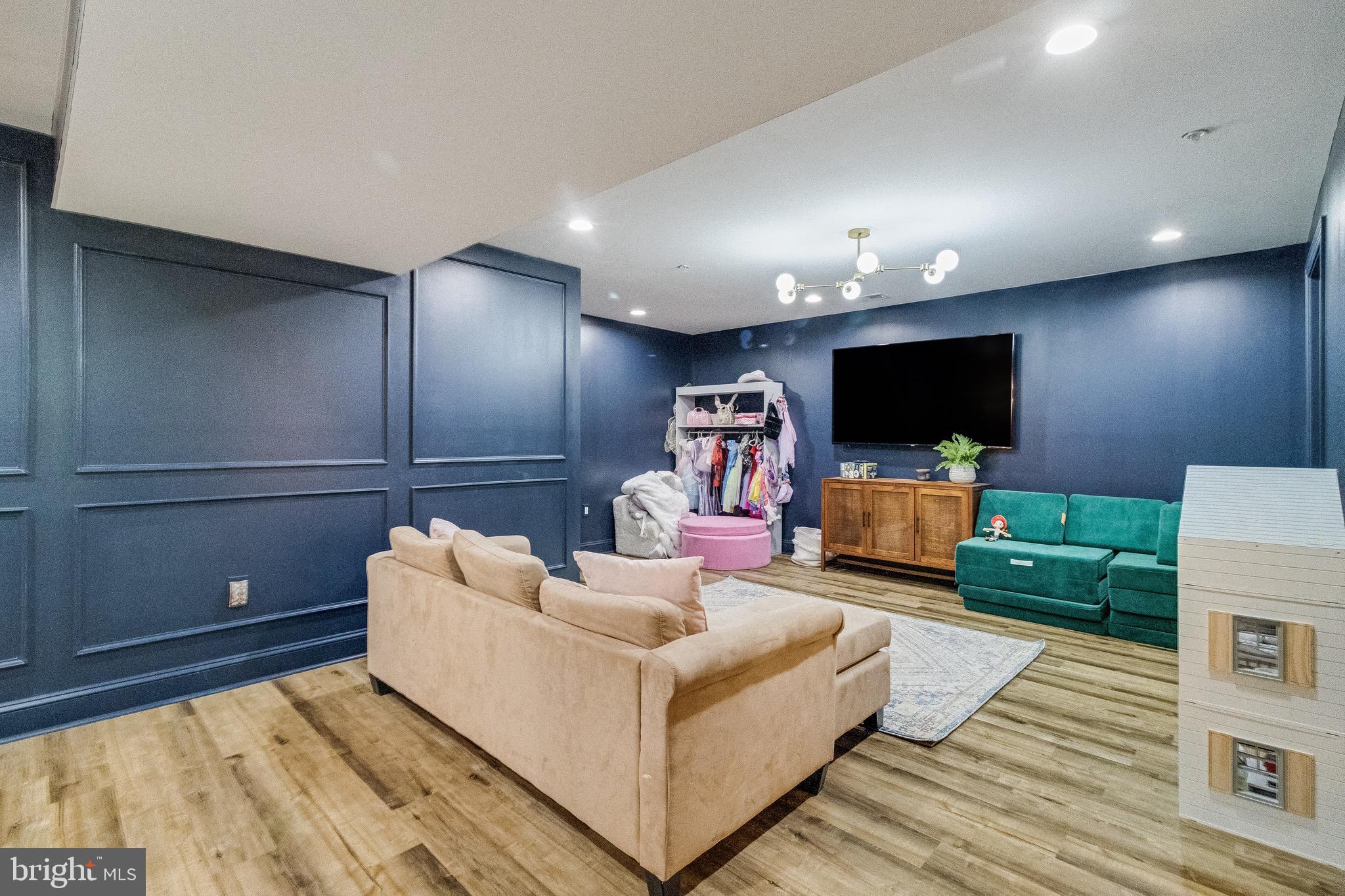 OAKLAND HALL - Residential