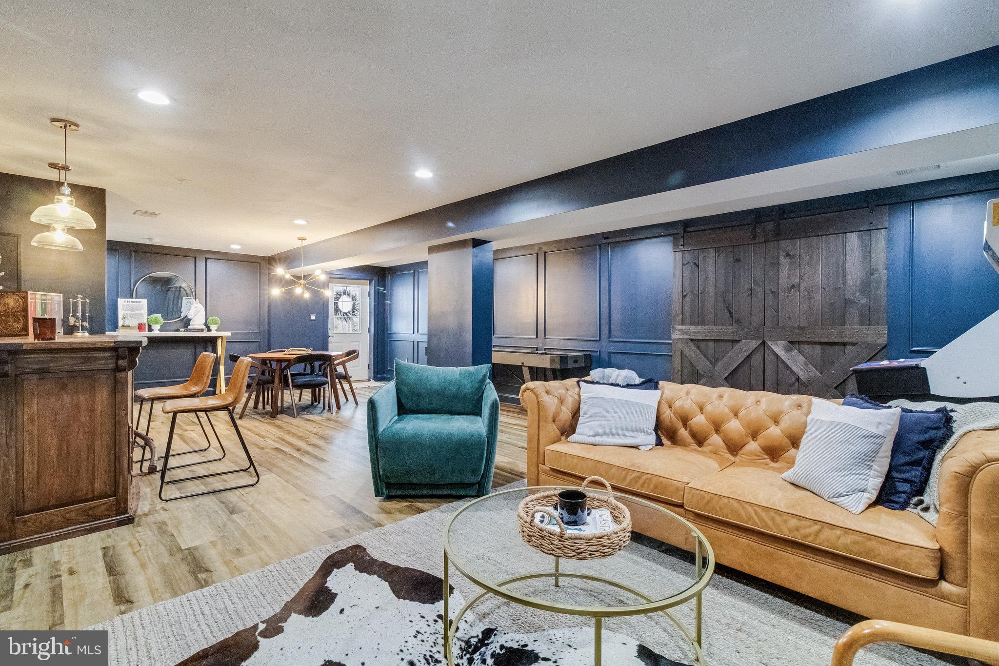 OAKLAND HALL - Residential