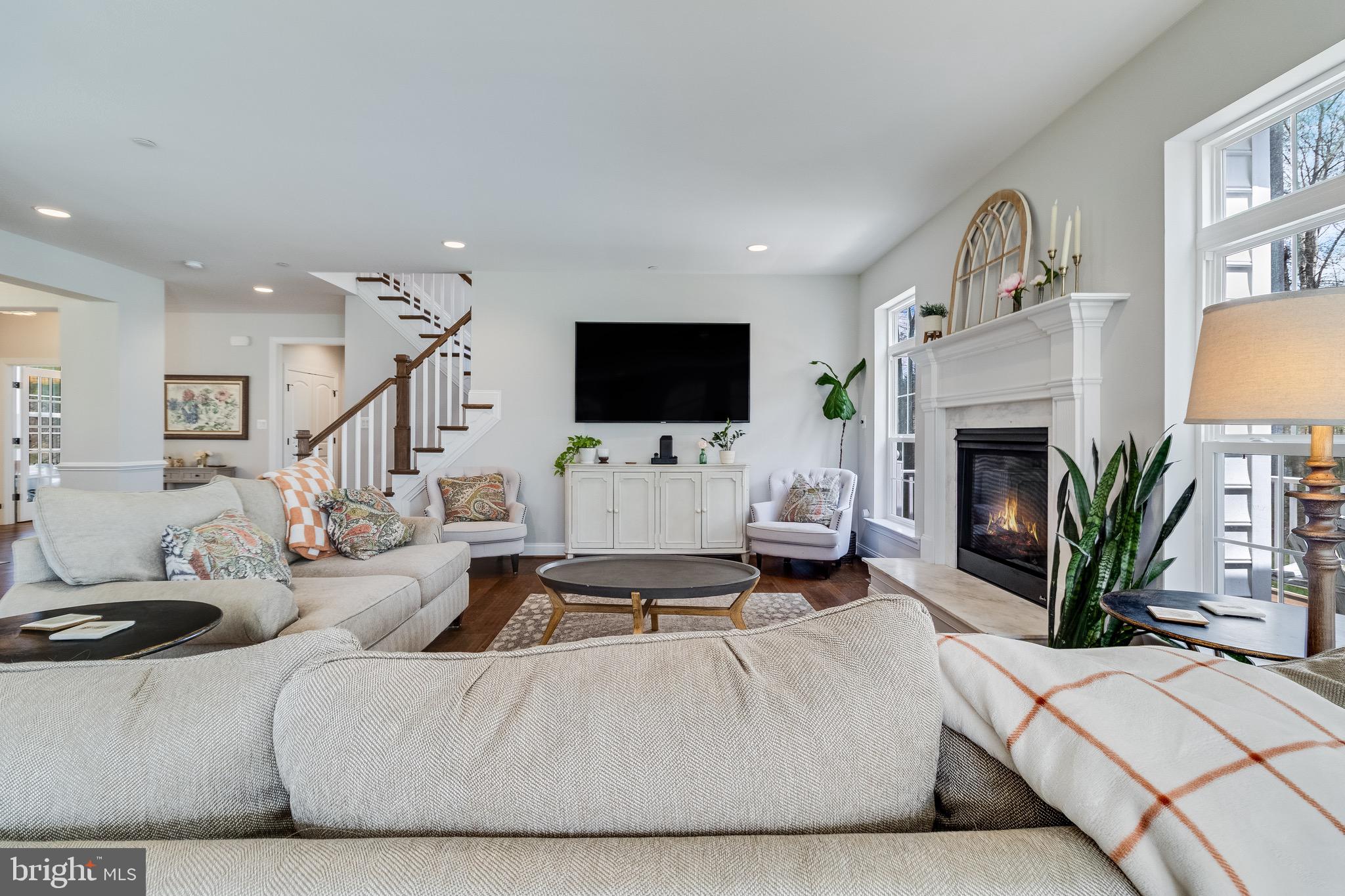 OAKLAND HALL - Residential