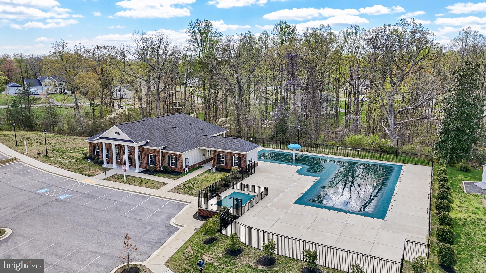 OAKLAND HALL - Residential