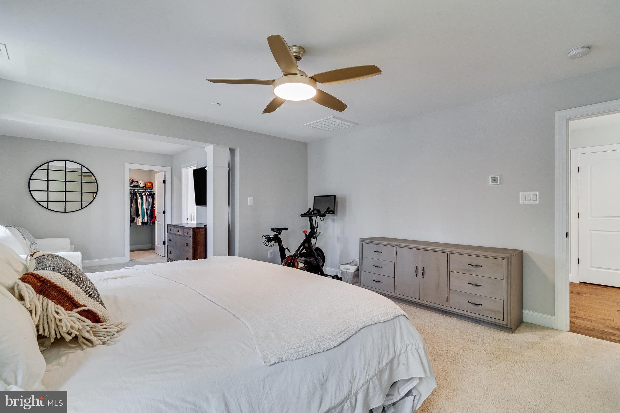 OAKLAND HALL - Residential