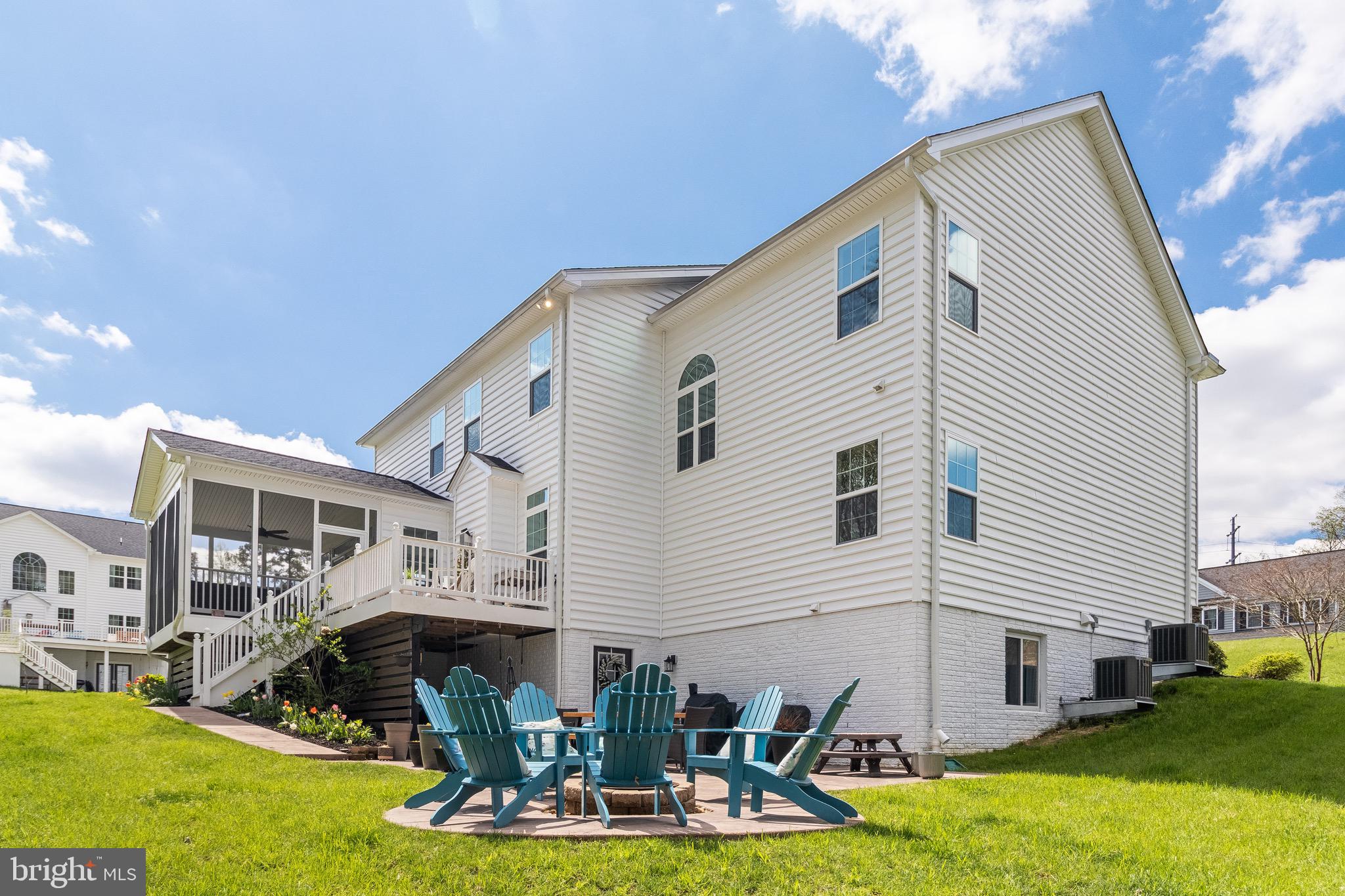 OAKLAND HALL - Residential