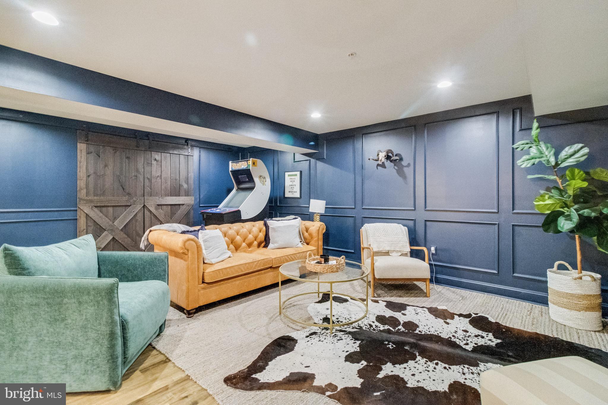 OAKLAND HALL - Residential