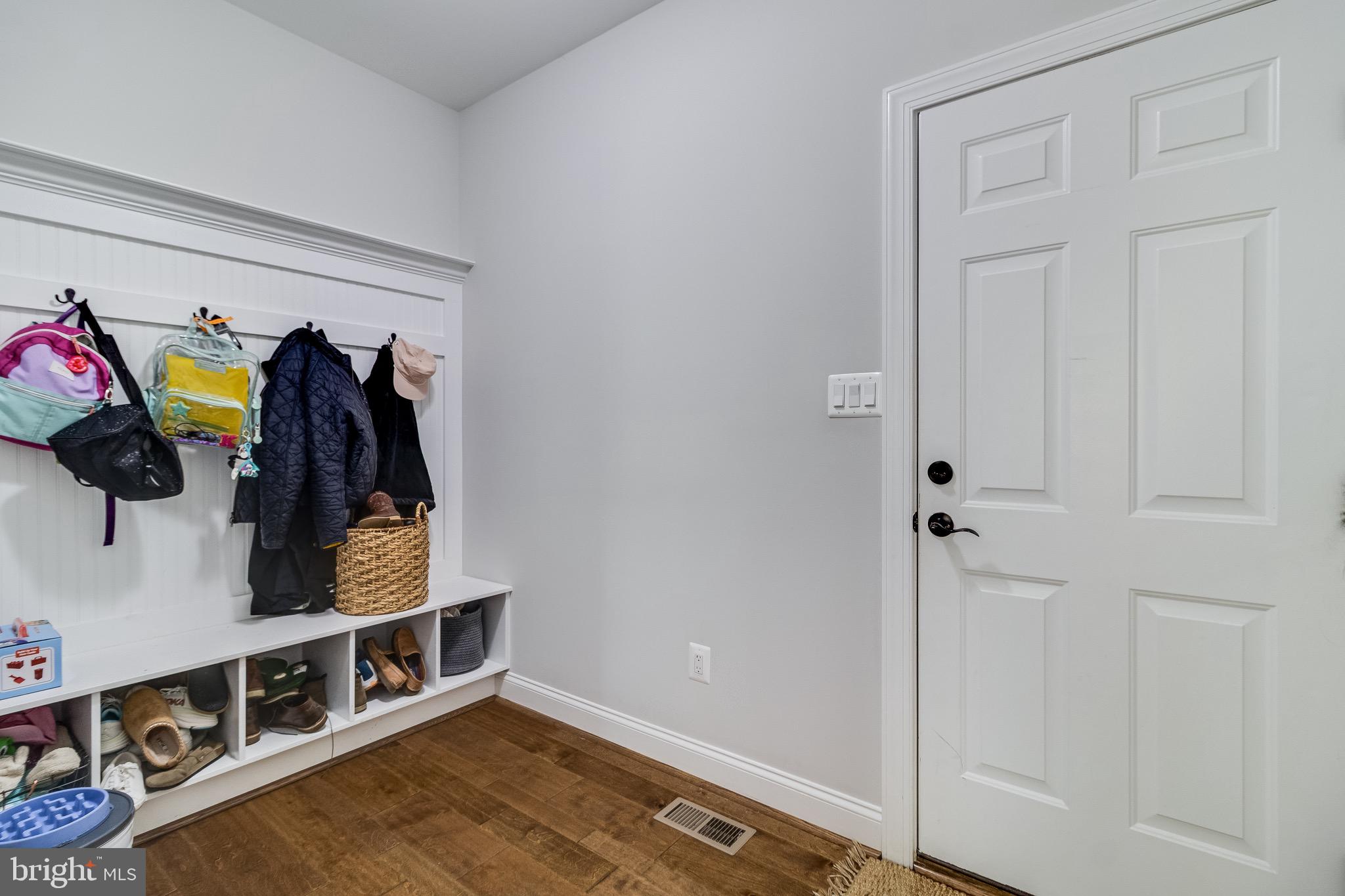 OAKLAND HALL - Residential