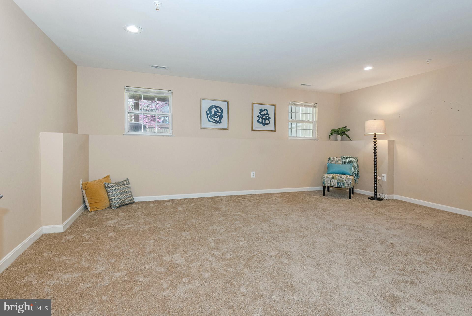 SEVEN OAKS - Residential